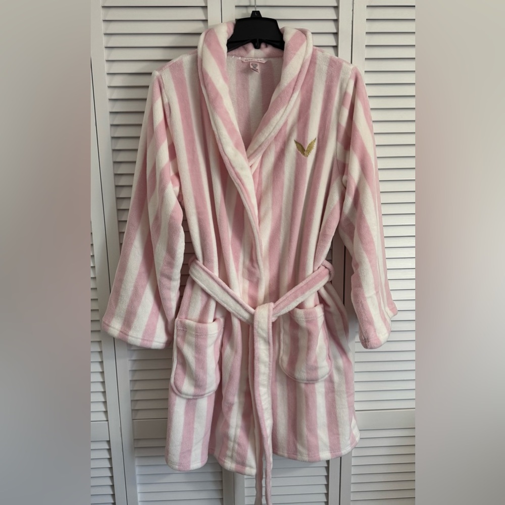 Victoria’s  Secret 2025 Short Cozy Robe Plush Fleece Warm Size XL/XXL Pink/white